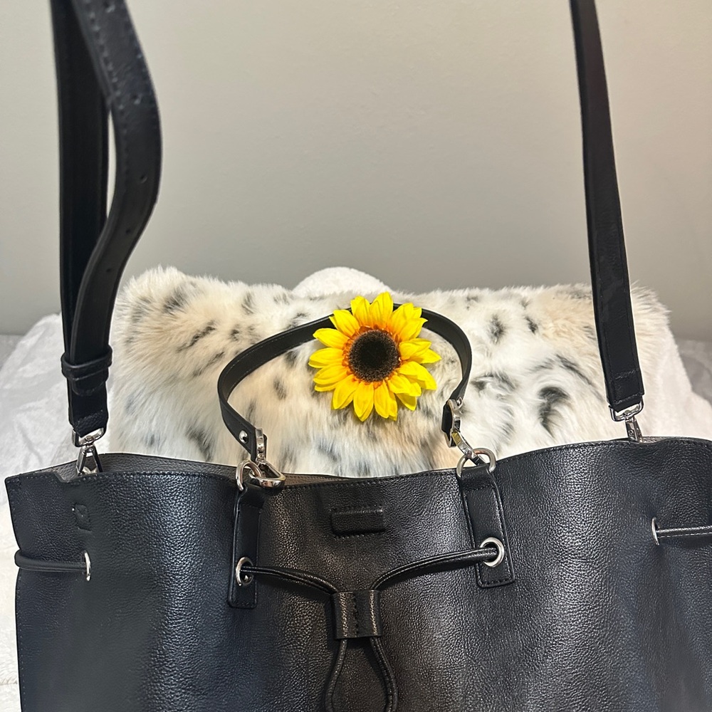 Calvin Klein Elegant Black Tote - Picture 5 of 9